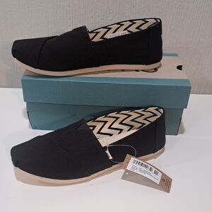 Toms Black Canvas Flats